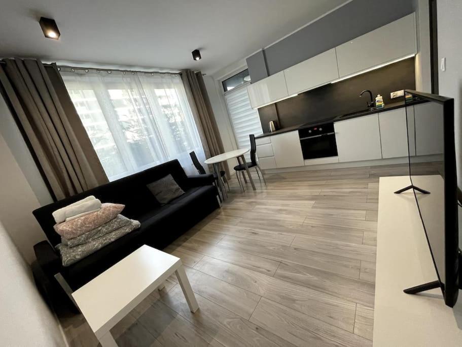 New Apartment - Near Sky Tower - 4 People - New Building - Lift Wrocław Eksteriør billede