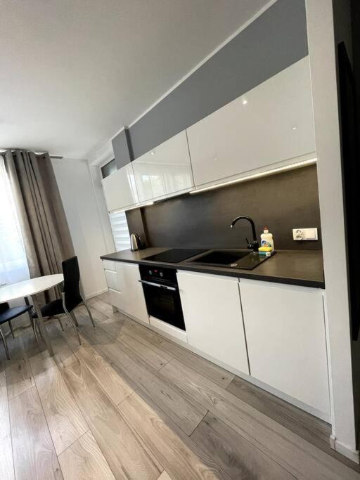 New Apartment - Near Sky Tower - 4 People - New Building - Lift Wrocław Eksteriør billede